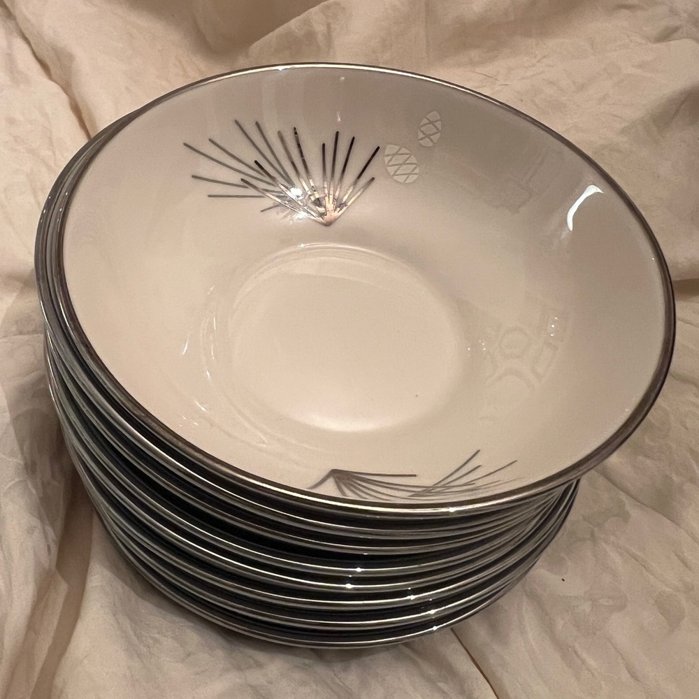 Vintage FRANCISCAN Silver Pine 8 bowls